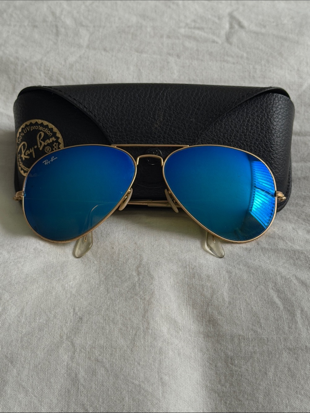 Ray-Ban Aviator Sunglasses with Blue Mirrored Lenses and Gold Frame
